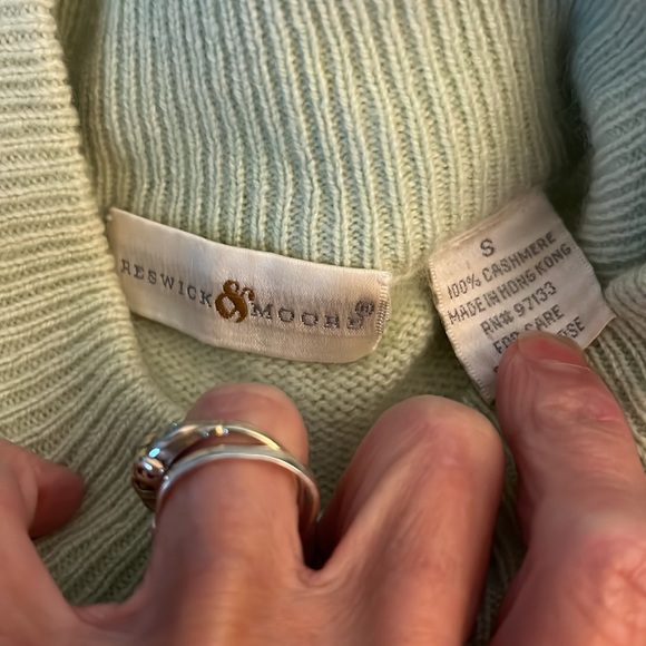 Preswick and Moore 100% Cashmere sweater, pale green. - Picture 2 of 3
